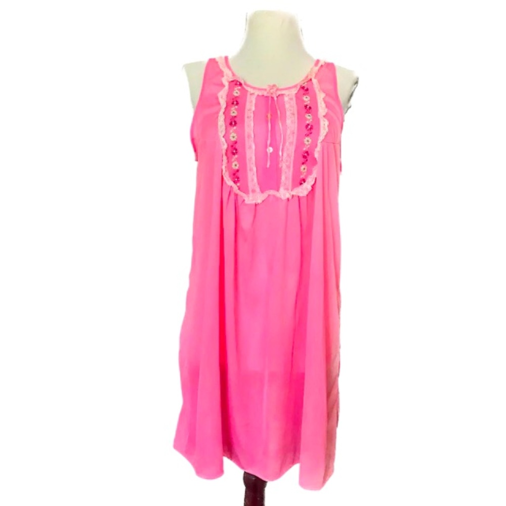 Vintage 60s/70s Pink Babydoll Nylon Nightie Small